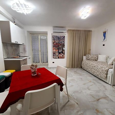 La Casa Di Patta A Spaccanapoli Екстер'єр фото