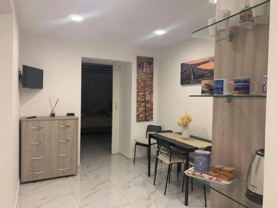 La Casa Di Patta A Spaccanapoli Екстер'єр фото
